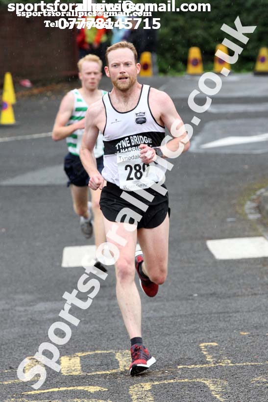Tynedale Jelly Tea 10 Mile Road Race, Ovingham, Northumberland. Photo: David T. Hewitson/Sports for All Pics